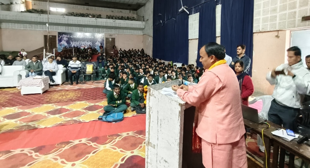 *श्री भरत मंदिर इंटर कॉलेज ऋषिकेश में पहुंचे शिक्षा मंत्री*