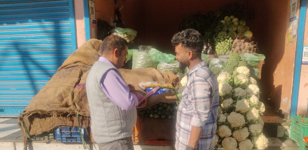 *नगर पालिका परिषद् ढालवाला मुनि  रेती ने की छापेमारी- वसूला जूर्माना*