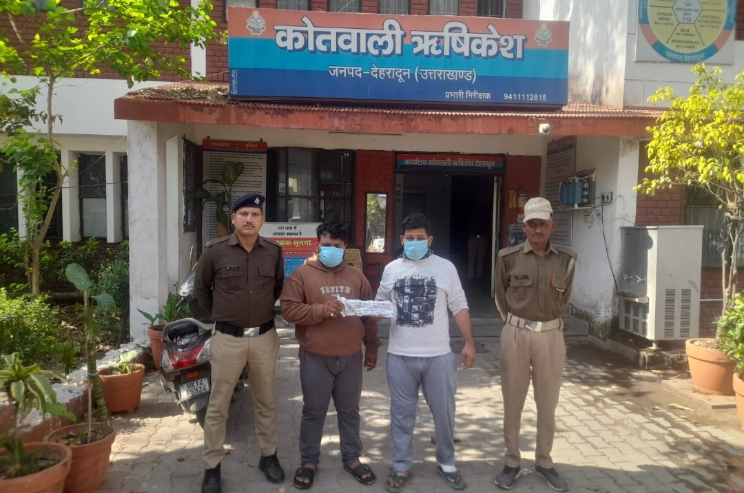 *चापड़ से वार करने वाले आयुष मित्तल एवं  अनिरुद्ध गुप्ता नामक अभियुक्तों को ऋषिकेश पुलिस ने किया  गिरफ्तार*