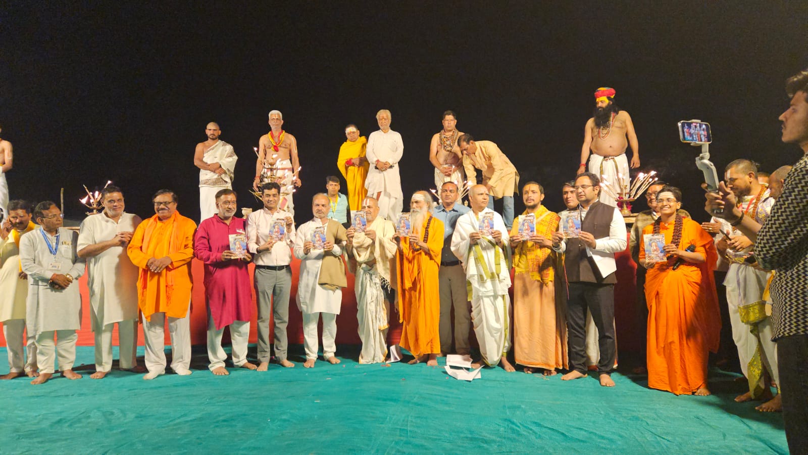 *शत् (100) गायत्री पुरश्चरण महायज्ञ कलिकाल में विशिष्ट याज्ञिक प्रयोग – यज्ञसम्राट स्वामी श्रीप्रखर जी महाराज*