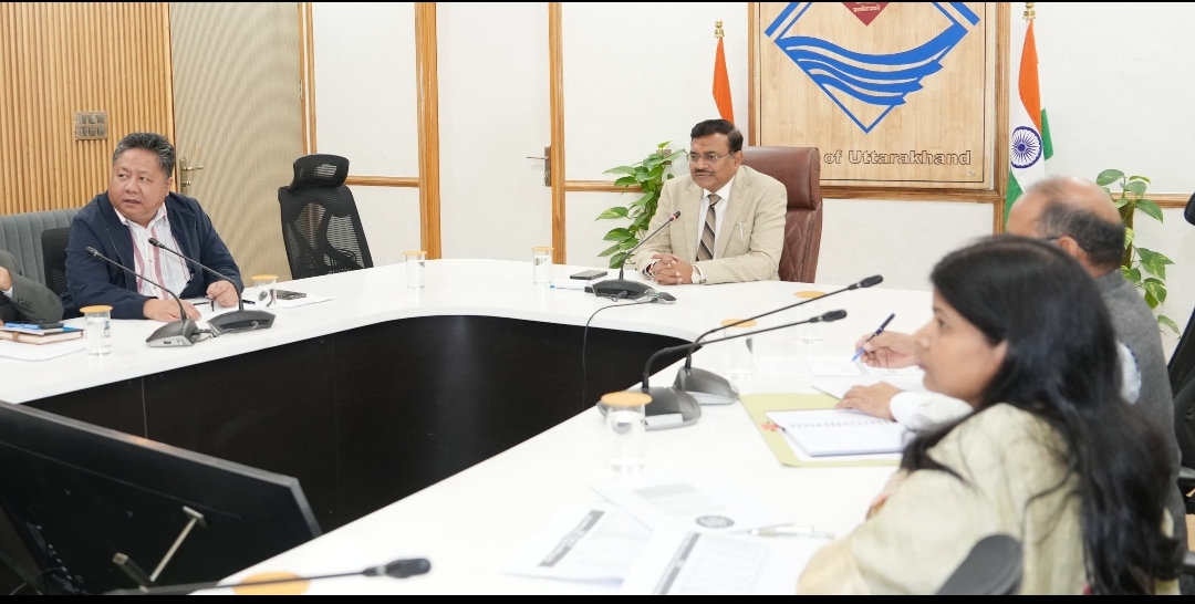 *उत्तराखंड- गैस के विकल्प के रूप में पिरुल ब्रिकेट को भी दें बढ़ावा- मुख्य सचिव*