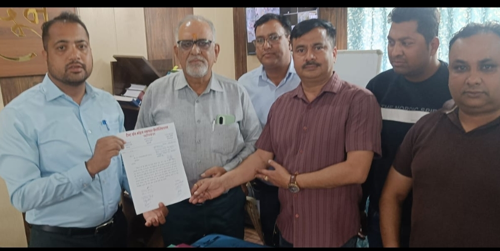 *ऋषिकेश-टैण्ट एंव मंडप व्यापार ऐसोसिएशन ने उपजिलाधिकारी को सौंपा ज्ञापन*