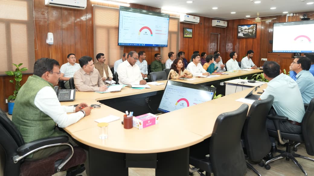 *मुख्य सचिव  आनन्द बर्द्धन ने बुधवार को सचिवालय में स्टेट प्रगति पोर्टल की समीक्षा की*