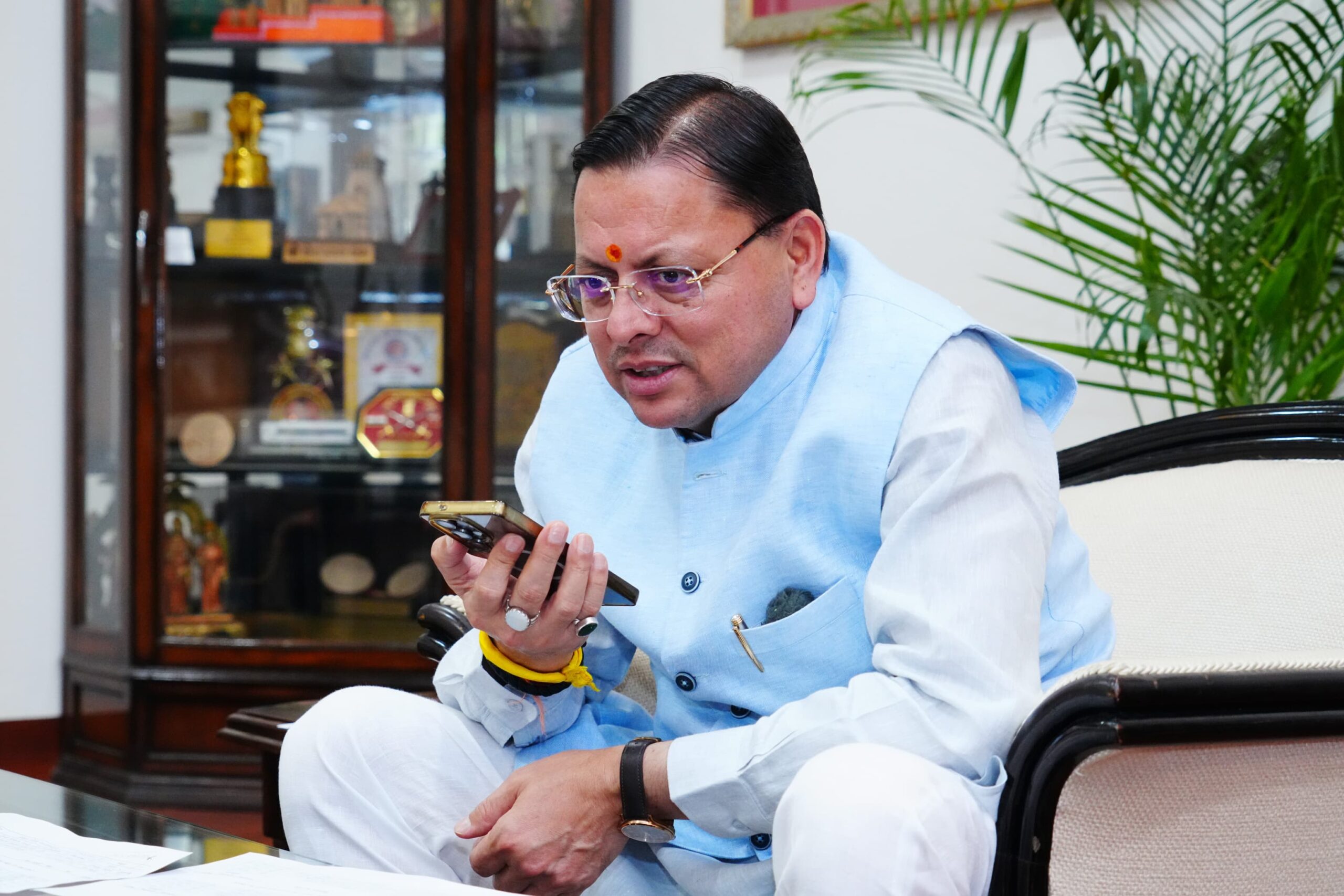 *मुख्यमंत्री ने सरस्वती विद्या मंदिर इंटर कॉलेज, आवास विकास ऋषिकेश के आर्यन सहित प्रदेश के परीक्षा परिणामों में उत्कृष्ट प्रदर्शन करने वाले मेधावी विद्यार्थियों से दूरभाष पर की वार्ता*