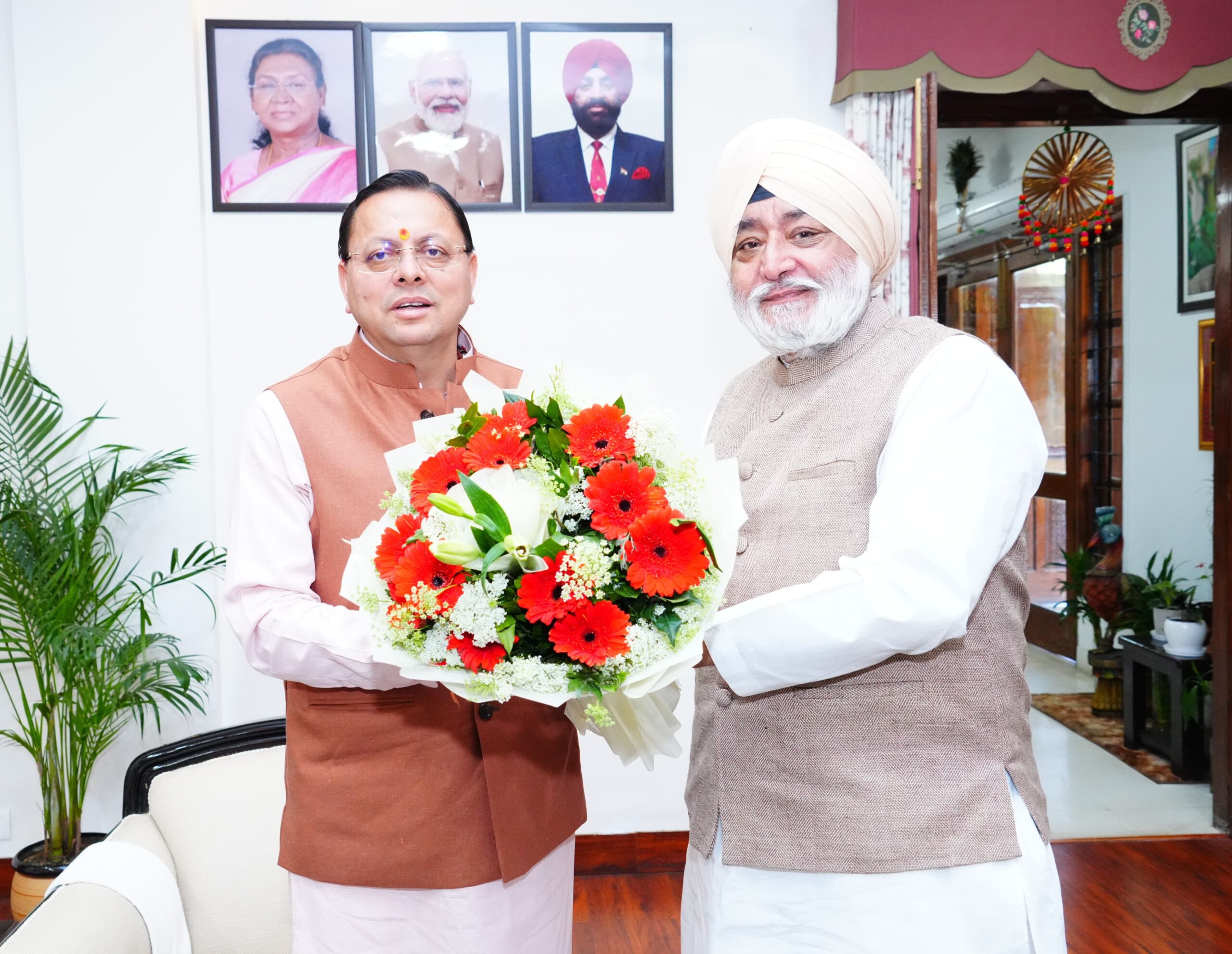 *गुरुद्वारा श्री हेमकुंट साहिब प्रबंधन ट्रस्ट के अध्यक्ष  नरेंद्र जीत सिंह बिंद्रा ने मुख्यमंत्री से की भेंट*