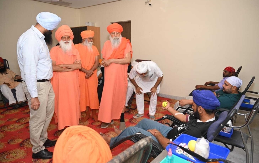 *निर्मल आश्रम अस्पताल द्वारा स्वैच्छिक रक्तदान शिविर का हुआ आयोजन*