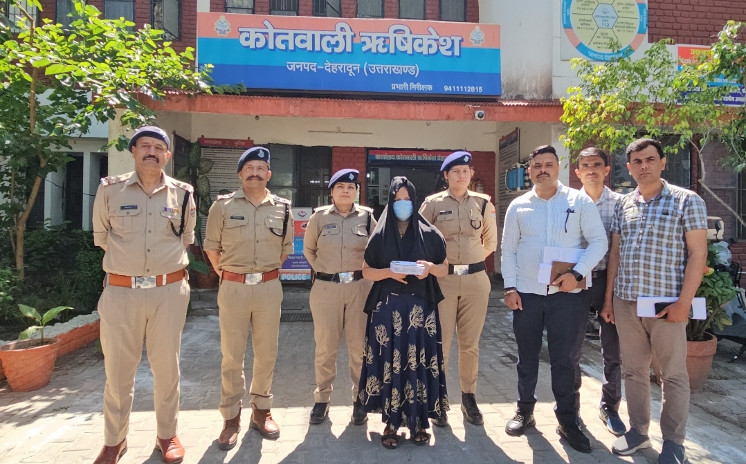 *ऋषिकेश- पुलिस की सतर्कता से अवैध घुसपैठ का खुलासा- बांग्लादेशी महिला फर्जी दस्तावेजों सहित गिरफ्तार”*