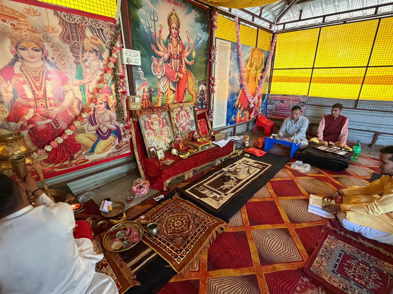 *रुद्राभिषेक, भंडारा एवं सेवा कार्यों के साथ मनाया गया अजय भट्ट का जन्मदिवस*