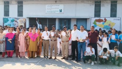 *श्री भरत मंदिर इंटर कॉलेज ऋषिकेश में दी गई यातायात के नियमों की जानकारी*