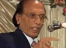 *गजलों की दुनिया के आफताब  डॉ.बशीर बद्र*