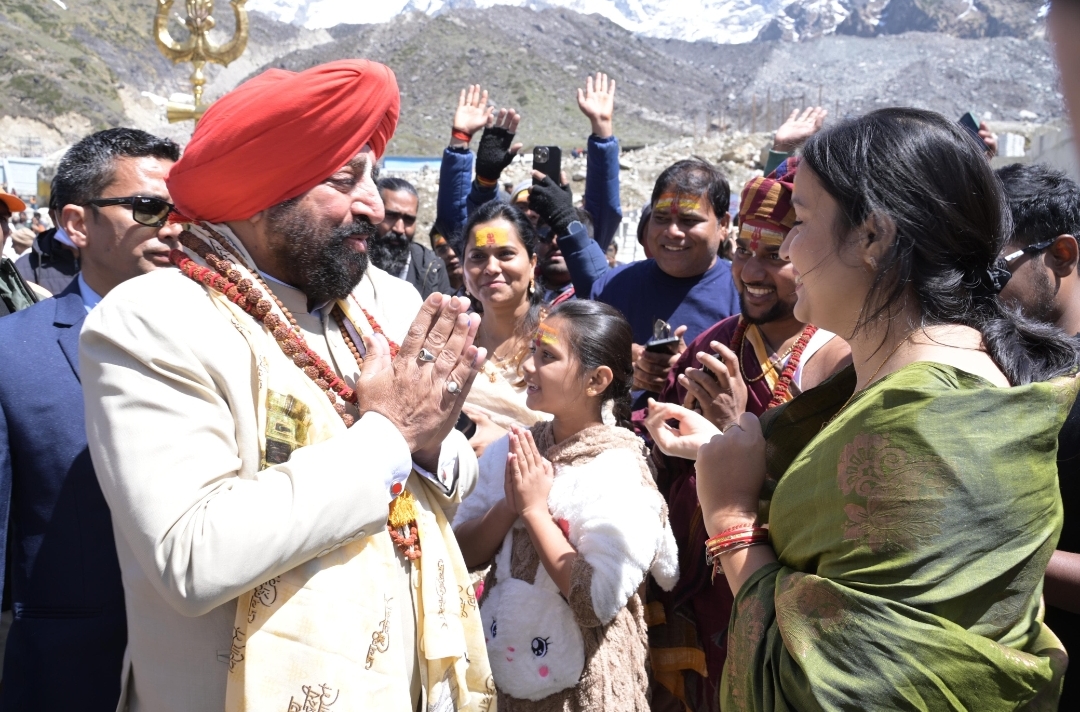 *श्री केदारनाथ धाम पहुंचे राज्यपाल गुरमीत सिंह, श्रद्धालुओं से किया संवाद, स्वच्छता एवं सुगम यात्रा व्यवस्था पर दिया विशेष जोर*