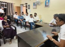 *नगर निगम ऋषिकेश महापौर की अध्यक्षता में सीवर समस्याओं और खुदी सड़कों के पुनर्निर्माण को लेकर महत्वपूर्ण बैठक संपन्न*