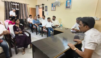 *नगर निगम ऋषिकेश महापौर की अध्यक्षता में सीवर समस्याओं और खुदी सड़कों के पुनर्निर्माण को लेकर महत्वपूर्ण बैठक संपन्न*