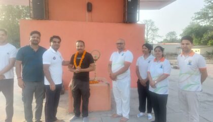 *योग और प्रकृति संरक्षण का अद्भुत संगम: बड़े हनुमान मंदिर में संपन्न हुआ ‘हरित योग कार्यक्रम’*