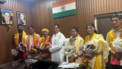 *योग दिवस की पूर्व संध्या पर ऋषिकेश विधायक एवं पूर्व कैबिनेट मंत्री डॉ. प्रेमचंद अग्रवाल ने योगाचार्यों का सम्मानित*