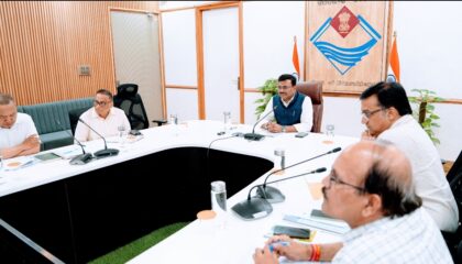 *केदारनाथ रोपवे प्रोजेक्ट एवं हेमकुंट साहिब रोपवे प्रोजेक्ट के अंतर्गत फॉरेस्ट लैंड क्लीयरेंस पर तेजी से होगा कार्य- मुख्य सचिव*