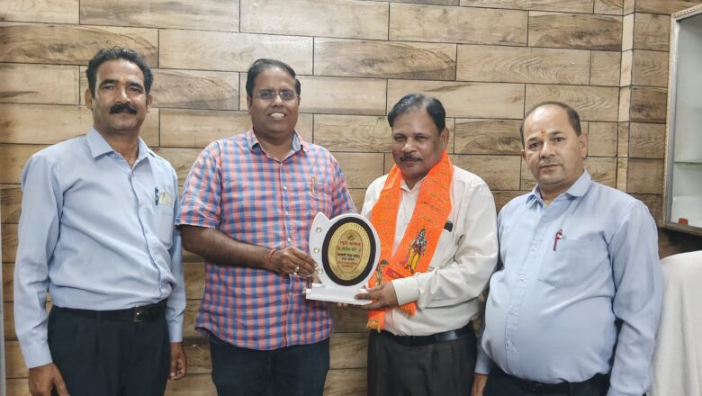 *सामाजिक कार्यकर्ताओं रमाकांत गुप्ता एवं वीरेन्द्र गुप्ता का सम्मान*
