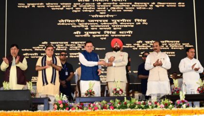*ऋषिकेश-राज्यपाल एवं मुख्यमंत्री ने ‘सेवा, सुशासन एवं समर्पण: जन-जन की सरकार, जन-जन के द्वार’ सेवा पखवाड़ा कार्यक्रम का किया शुभारंभ*