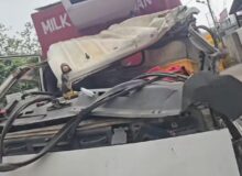 *हरिद्वार रोड नगर निगम ऋषिकेश के पास एक ट्रक का हुआ एक्सीडेंट-चालक नितिन घायल*