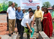 *एसआरएचयू में लोकपर्व हरेला पर लिया पर्यावरण संरक्षण का संकल्प*