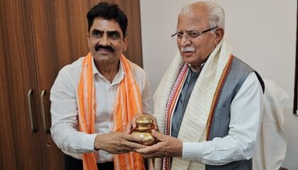 *अखिल भारतीय महापौर परिषद के प्रतिनिधिमंडल ने केंद्रीय शहरी विकास मंत्री मनोहर लाल खट्टर से की भेंट*