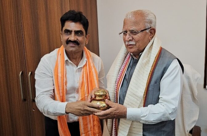 *अखिल भारतीय महापौर परिषद के प्रतिनिधिमंडल ने केंद्रीय शहरी विकास मंत्री  मनोहर लाल खट्टर  से की भेंट*
