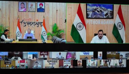 *15 अक्टूबर तक हर हाल में प्रदेश की सभी सड़कों को किया जाए गड्ढामुक्त- सीएम*