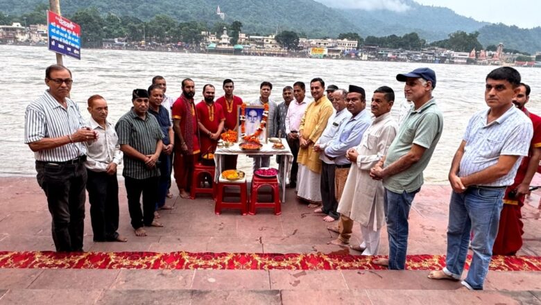 *उत्तराखंड आन्दोलन के प्रणेता पर्वतीय गाँधी स्वर्गीय  इन्द्रमणि बडोनी जी की 27वीं पुण्यतिथि पर किया श्रद्धा-सुमन अर्पित*