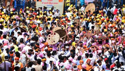 *देवीधुरा में फलों-फूलों से बरसी बग्वाल, ऐतिहासिक पाषाण युद्ध के साक्षी बने लाखों श्रद्धालु*