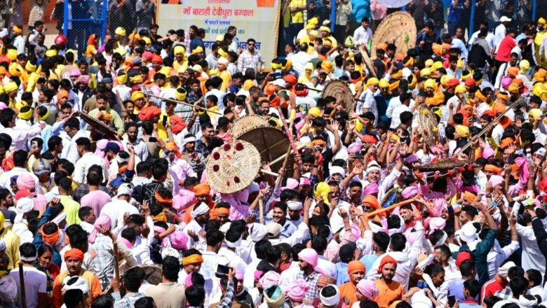 *देवीधुरा में फलों-फूलों से बरसी बग्वाल, ऐतिहासिक पाषाण युद्ध के साक्षी बने लाखों श्रद्धालु*
