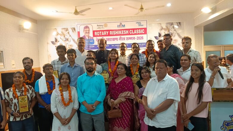 *देवभूमि की प्रतिभाओं को स्वास्थ्य मंत्री सुबोध उनियाल ने किया सम्मानित*