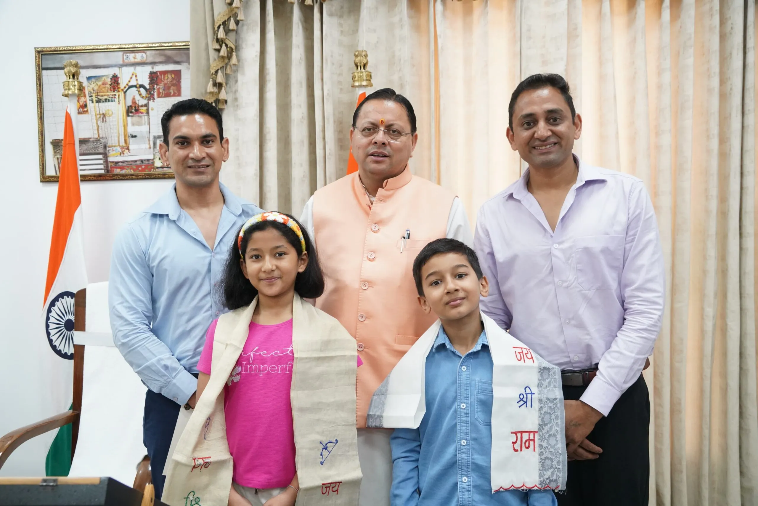 माउंट किलिमंजारो फतह करने वाले नन्हे पर्वतारोहियों से मुख्यमंत्री धामी ने की भेंट