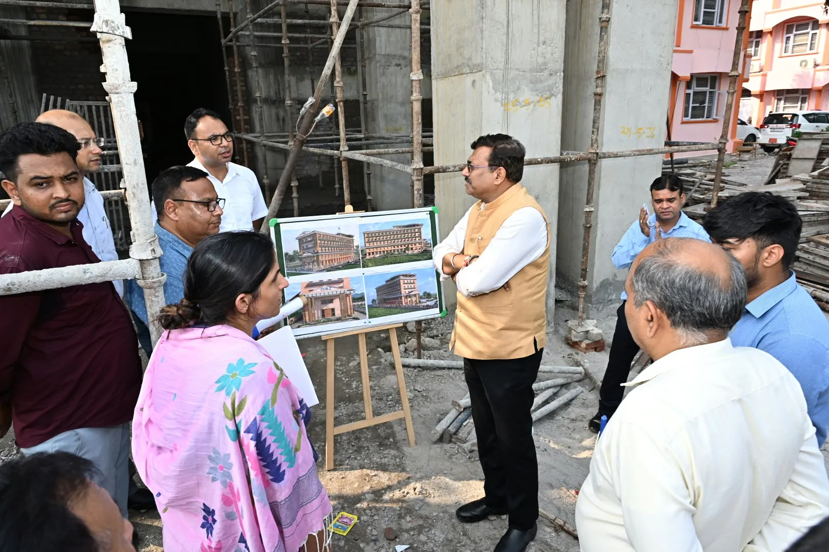 कुंभ मेला 2027 की तैयारियों को लेकर मुख्य सचिव ने निर्माण स्थलों का किया निरीक्षण