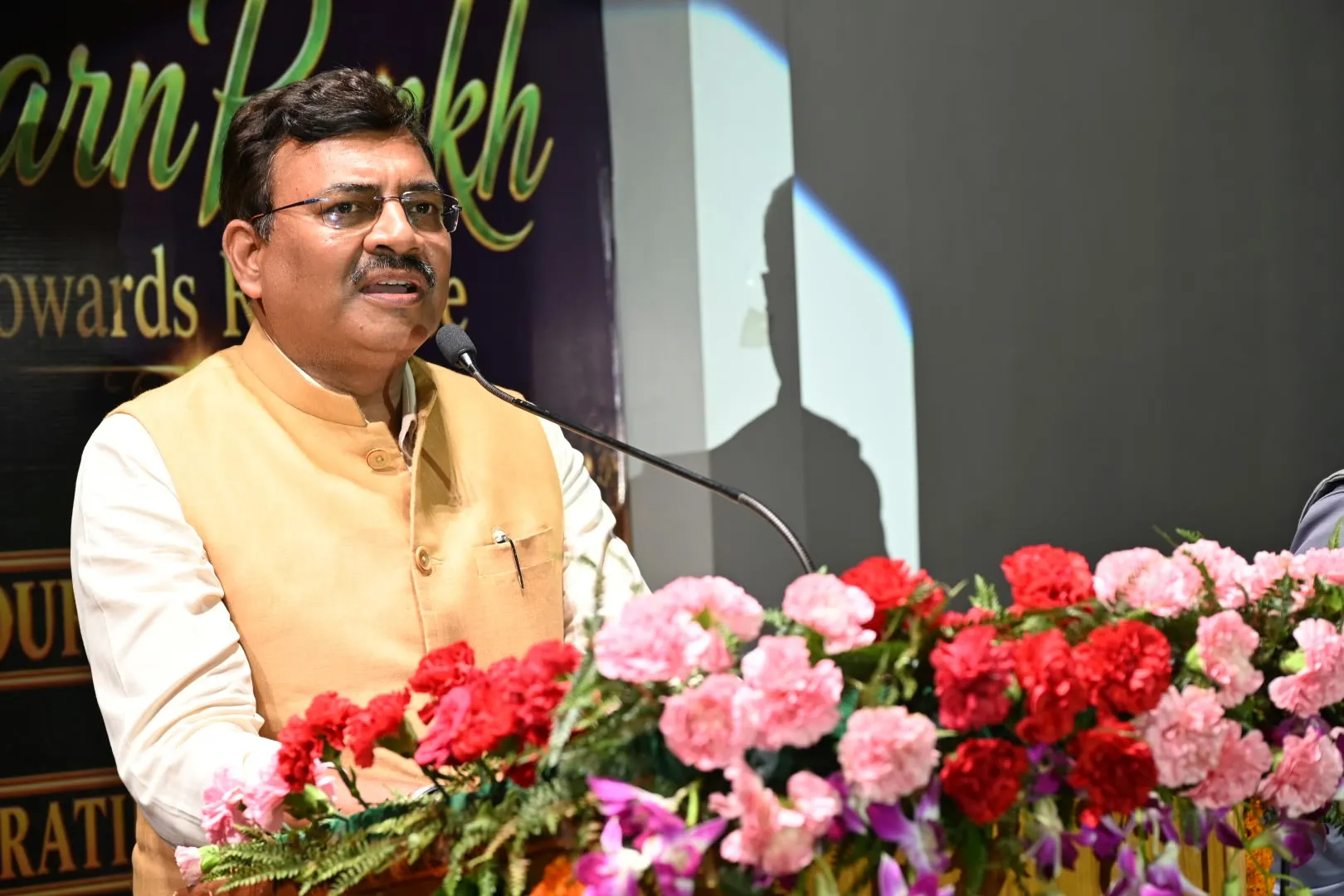 कुंभ मेला 2027 की तैयारियों को लेकर मुख्य सचिव ने निर्माण स्थलों का किया निरीक्षण