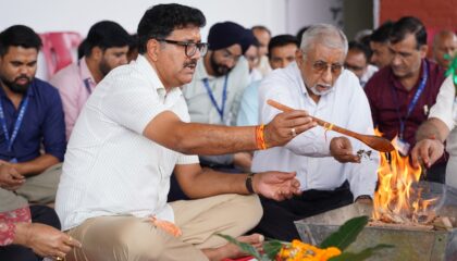 एसआरएचयू जॉलीग्रांट में श्रद्धापूर्वक मनाया गया विश्वकर्मा पूजा समारोह