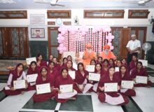 23 जरूरतमंद महिलाओं को सिलाई मशीन और प्रशस्ति पत्र देकर किया सम्मानित.