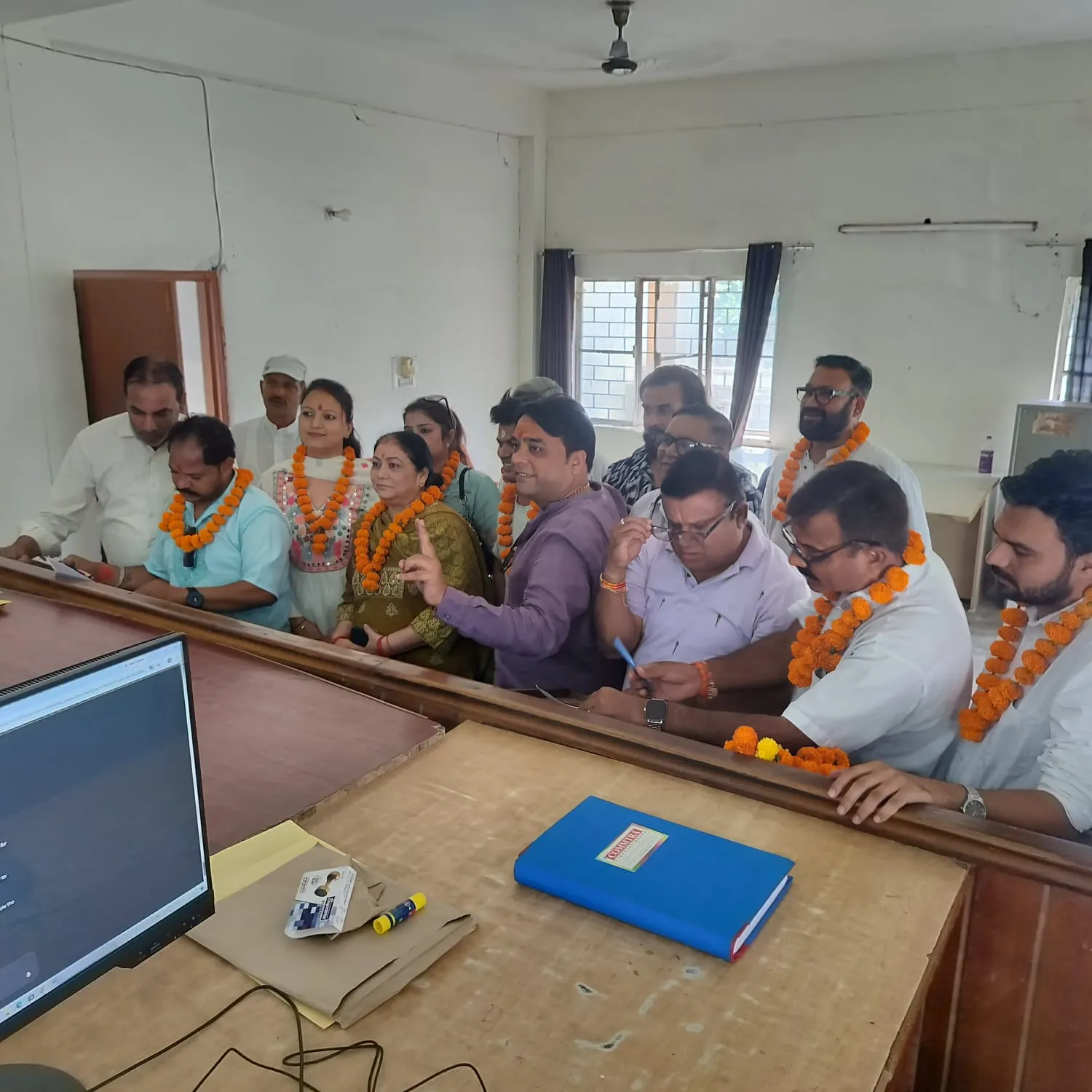 जिला योजना समिति चुनाव में कांग्रेस प्रत्याशियों ने कराया नामांकन, 14 निर्दलीय पार्षदों का भी मिला समर्थन.