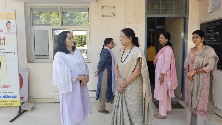 महिला आयोग अध्यक्ष कुसुम कण्डवाल ने सखी वन स्टॉप सेंटर का किया औचक निरीक्षण।