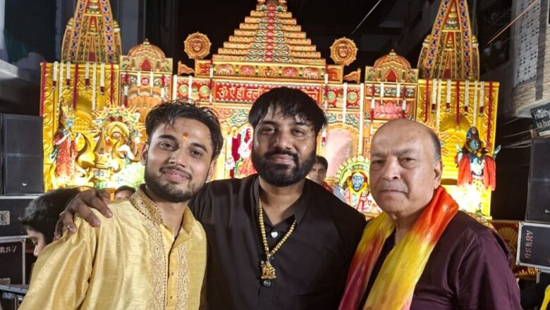 माँ भगवती की द्वितीय चौकी में गूंजे भजन, तरुण सागर ने बांधा समां।