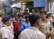 कोलकाता में दुर्गा पूजा के दौरान भीषण भगदड़, 17 से अधिक लोगों की मौत से मचा हड़कंप।