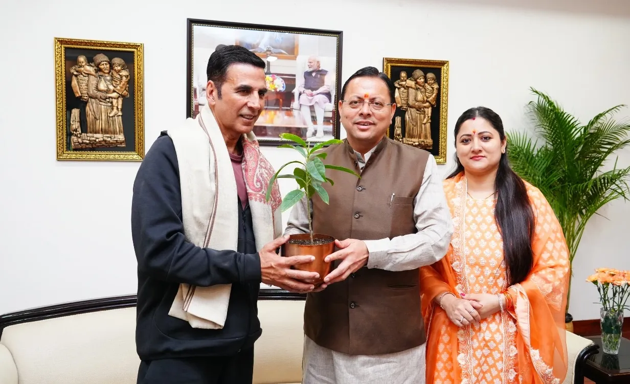 मुख्यमंत्री पुष्कर सिंह धामी से प्रसिद्ध फिल्म अभिनेता अक्षय कुमार ने की शिष्टाचार भेंट