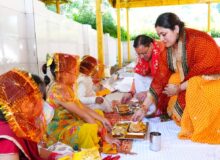 मुख्यमंत्री धामी ने महानवमी पर किया हवन-पूजन, नौ कन्याओं का पूजन कर मांगा प्रदेश की खुशहाली का आशीर्वाद।