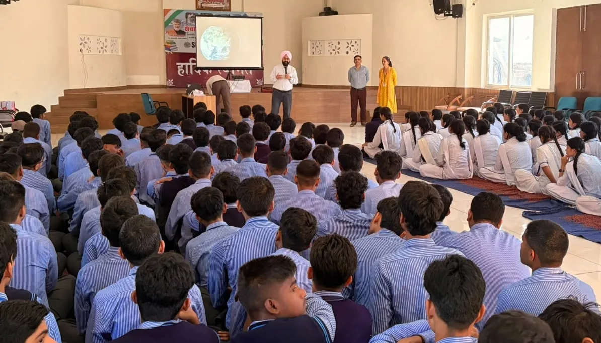 श्री भरत मंदिर पब्लिक स्कूल में करियर फेयर 2026 का आयोजन, विद्यार्थियों को मिले उच्च शिक्षा और रोजगार के अवसरों की जानकारी