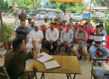 दीपावली पर पटाखों की बिक्री को लेकर ऋषिकेश पुलिस सख्त, विक्रेताओं को दिए सुरक्षा निर्देश.