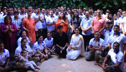 शौर्य दिवस पर परमार्थ निकेतन पहुंचे केंद्रीय सशस्त्र पुलिस बल के सैकड़ों जवान।