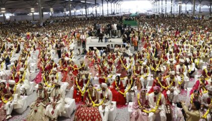 निरंकारी सामूहिक सादा विवाह समारोह में 126 जोड़े परिणय सूत्र में बंधे, प्रेम और एकत्व का दिया संदेश।