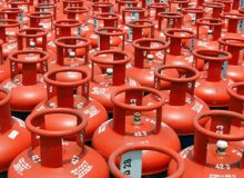 पाकिस्तान में LPG सिलेंडर के दाम 7 हजार रुपये तक पहुंचे, ईरान से आपूर्ति ठप होने पर गहराया गैस संकट।